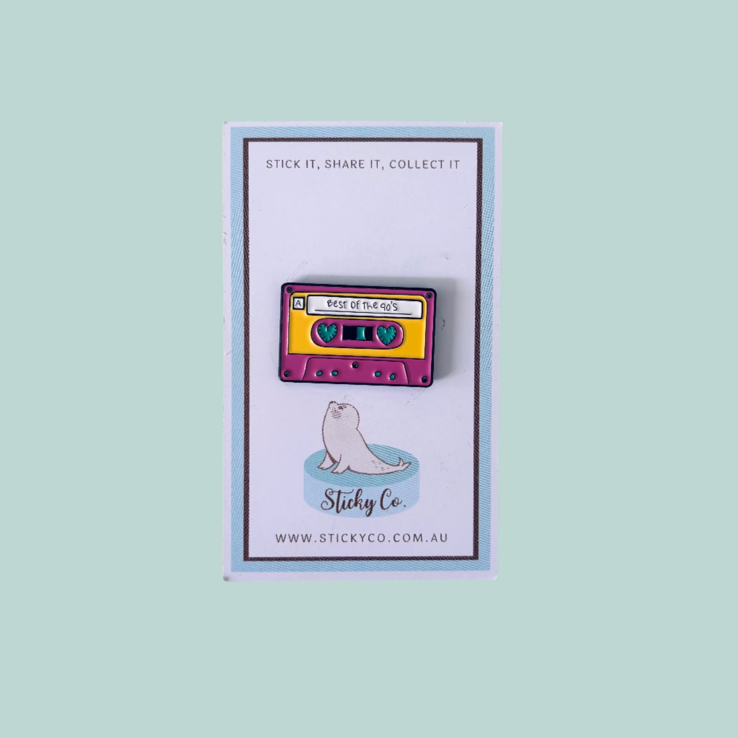 Cassette enamel in for you lapel