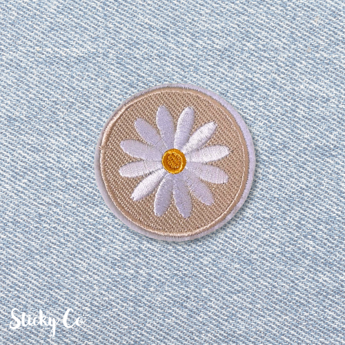 Daisy clothing patch |  Iron-on