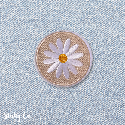Daisy clothing patch |  Iron-on